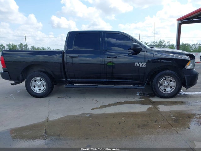 1C6RR7KG5MS559223 RAM 1500 Classic Tradesman 4x4 5&#039;7 Box
