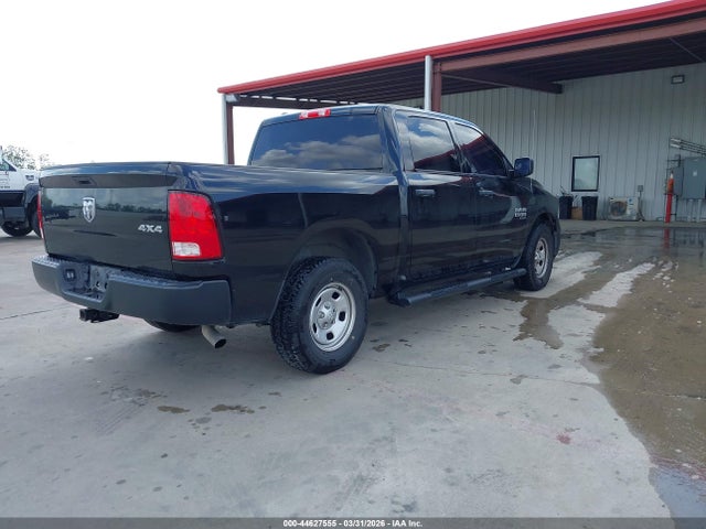 1C6RR7KG5MS559223 RAM 1500 Classic Tradesman 4x4 5&#039;7 Box