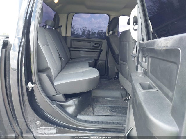 1C6RR7KG5MS559223 RAM 1500 Classic Tradesman 4x4 5&#039;7 Box