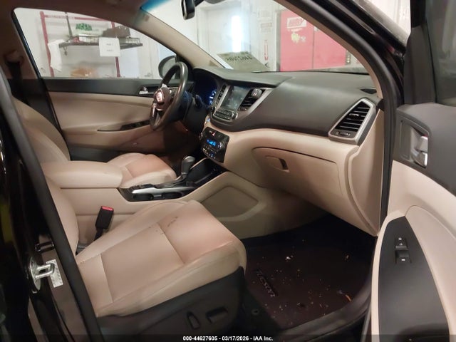 2017 HYUNDAI TUCSON KM8J3CA49HU437803 Photo 4