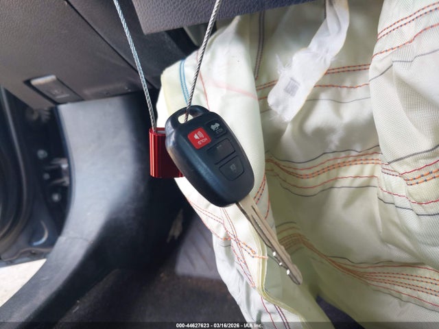 5YFBURHE1HP733158 Toyota COROLLA LE