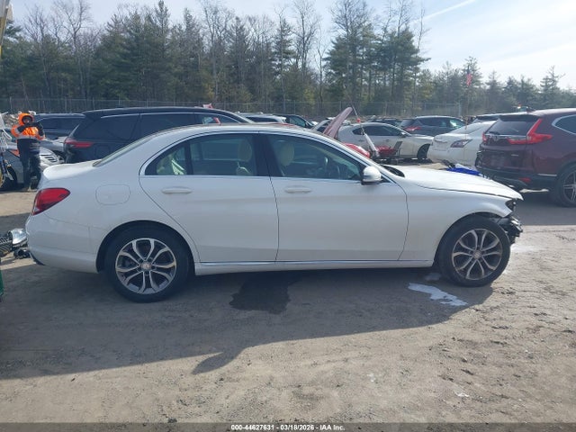 2017 Mercedes-benz C 300 4matic მანქანა იყიდება აუქციონზე, vin: 55SWF4KB0HU181157, აუქციონის ნომერი: 44627631
