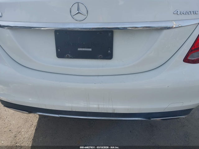 2017 Mercedes-benz C 300 4matic მანქანა იყიდება აუქციონზე, vin: 55SWF4KB0HU181157, აუქციონის ნომერი: 44627631
