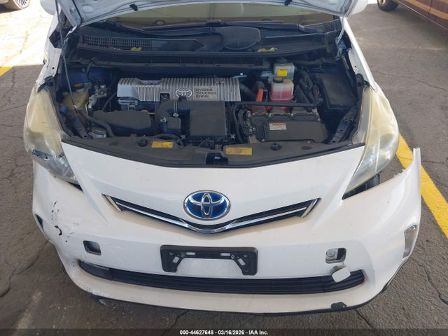 JTDZN3EUXE3330823 Toyota Prius V Three