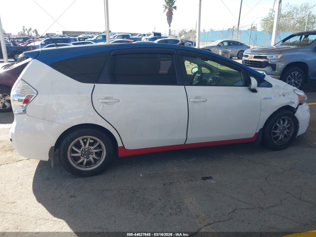 JTDZN3EUXE3330823 Toyota Prius V Three