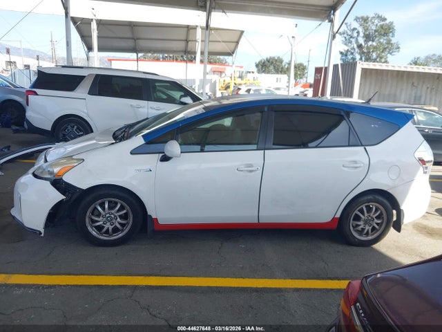 JTDZN3EUXE3330823 Toyota Prius V Three