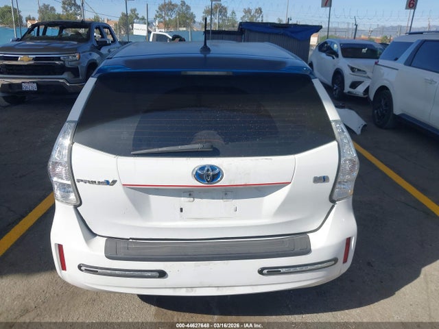 JTDZN3EUXE3330823 Toyota Prius V Three