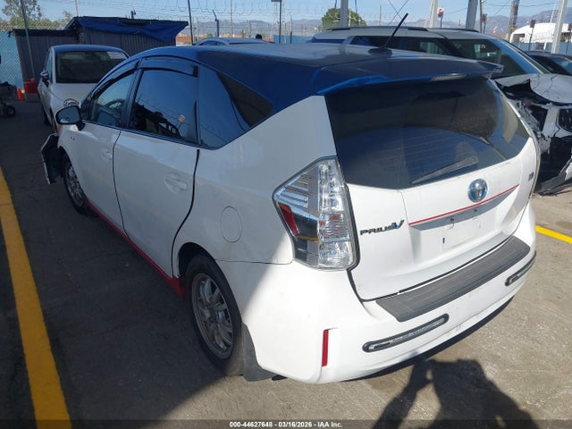 JTDZN3EUXE3330823 Toyota Prius V Three
