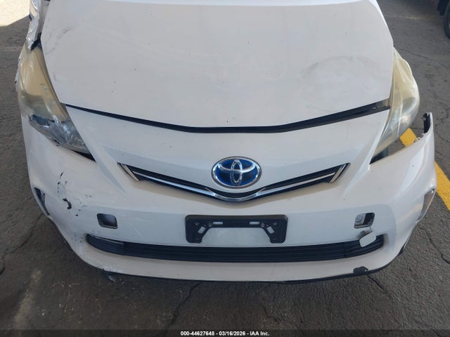 JTDZN3EUXE3330823 Toyota Prius V Three