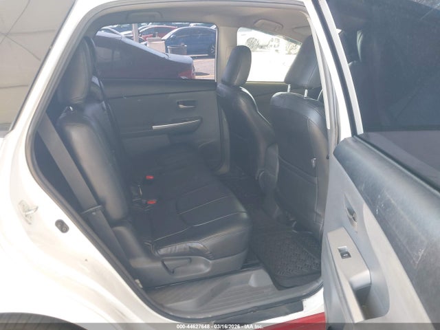 JTDZN3EUXE3330823 Toyota Prius V Three