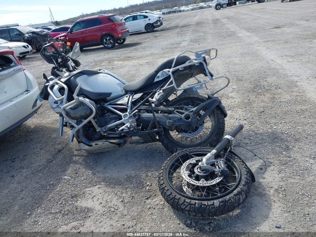 44627757 :رقم المزاد ، WB10M1300M6E33696 vin ، 2021 Bmw R 1250 Gs Adventure مزاد بيع