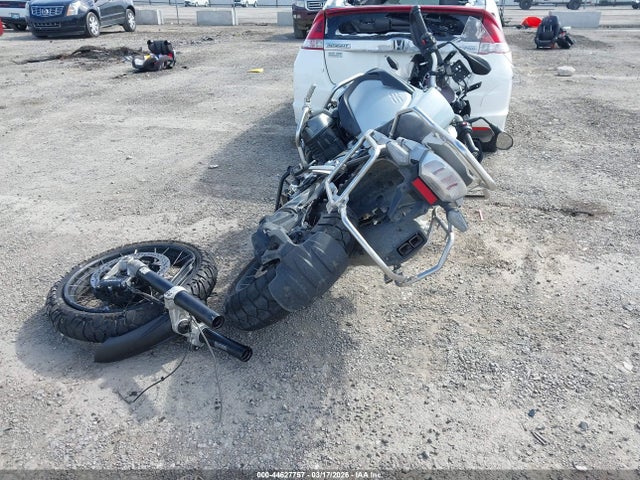 2021 BMW R 1250 WB10M1300M6E33696 Photo 5