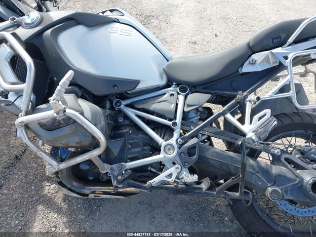 2021 BMW R 1250 WB10M1300M6E33696 Photo 8