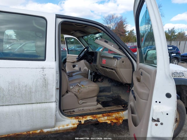 Продаж на аукціоні авто 2004 Gmc Sierra 2500hd, vin: 1GTHC23234F215720, номер лоту: 44627794