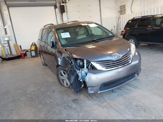 2015 TOYOTA SIENNA 5TDKK3DC4FS586085