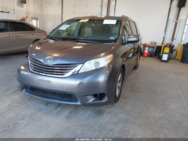2015 TOYOTA SIENNA 5TDKK3DC4FS586085 Photo 1