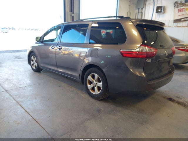 2015 TOYOTA SIENNA 5TDKK3DC4FS586085 Photo 2