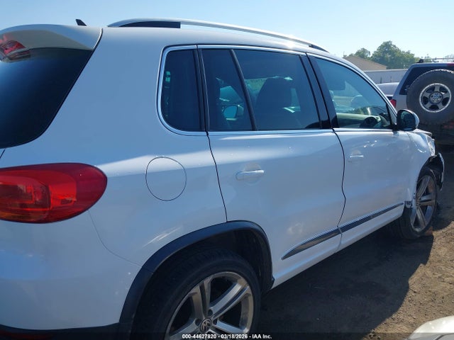 WVGBV3AX0EW111980 Volkswagen Tiguan R-line