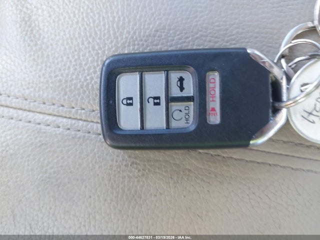 44627831 :رقم المزاد ، 1HGCR2F73HA242338 vin ، 2017 Honda Accord Ex مزاد بيع