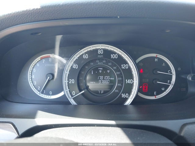 44627831 :رقم المزاد ، 1HGCR2F73HA242338 vin ، 2017 Honda Accord Ex مزاد بيع