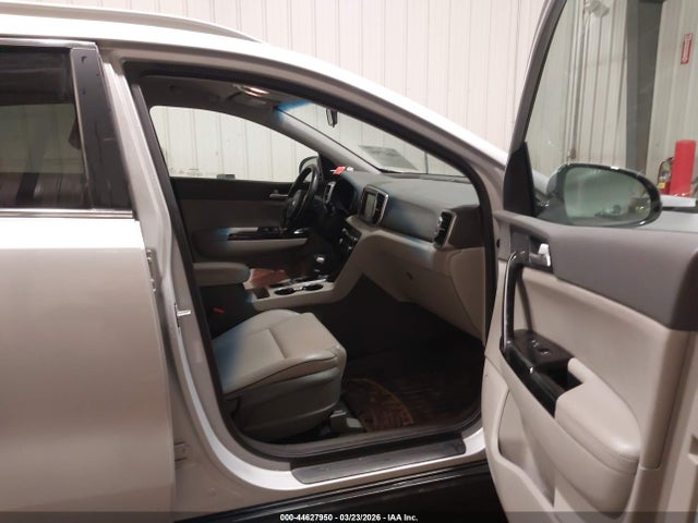 Продажа на аукционе авто 2018 Kia Sportage Ex, vin: KNDPNCAC8J7401203, номер лота: 44627950