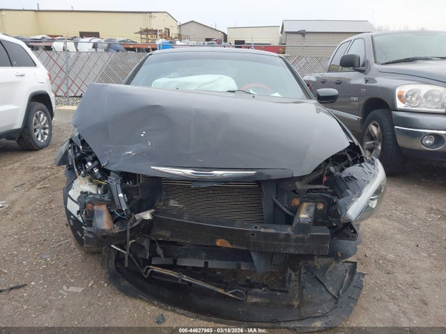 44627965 :رقم المزاد ، 1C3BC1FB7BN604301 vin ، 2011 Chrysler 200 Touring مزاد بيع