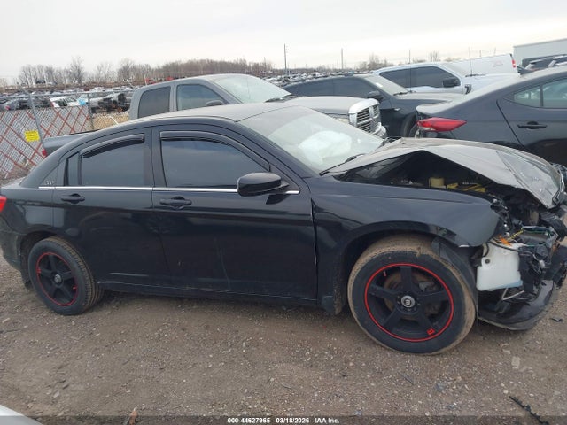 44627965 :رقم المزاد ، 1C3BC1FB7BN604301 vin ، 2011 Chrysler 200 Touring مزاد بيع