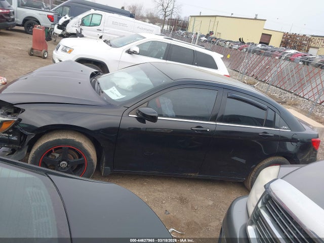 44627965 :رقم المزاد ، 1C3BC1FB7BN604301 vin ، 2011 Chrysler 200 Touring مزاد بيع