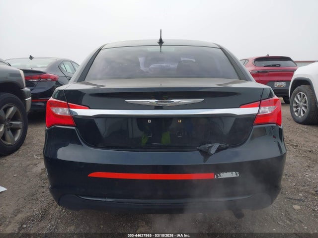 44627965 :رقم المزاد ، 1C3BC1FB7BN604301 vin ، 2011 Chrysler 200 Touring مزاد بيع