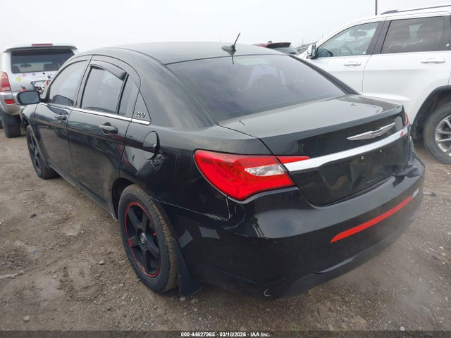 44627965 :رقم المزاد ، 1C3BC1FB7BN604301 vin ، 2011 Chrysler 200 Touring مزاد بيع