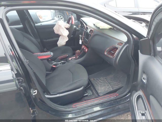 44627965 :رقم المزاد ، 1C3BC1FB7BN604301 vin ، 2011 Chrysler 200 Touring مزاد بيع