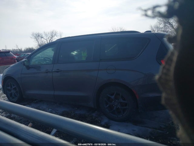 2018 Chrysler Pacifica Touring L მანქანა იყიდება აუქციონზე, vin: 2C4RC1BG3JR332777, აუქციონის ნომერი: 44627978