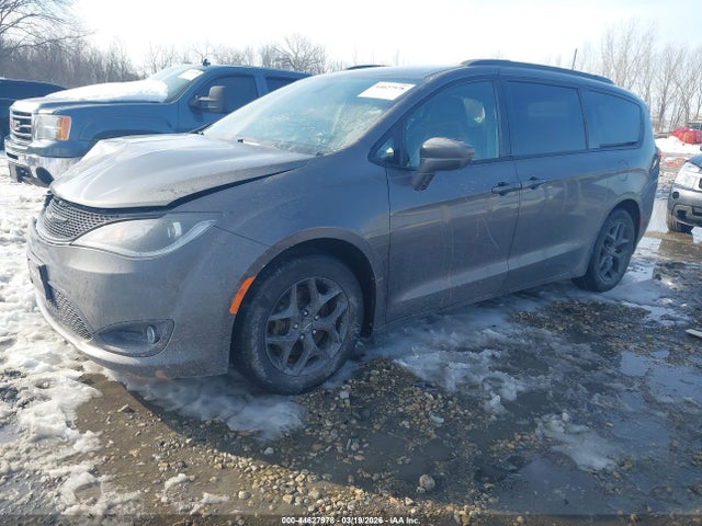 2018 Chrysler Pacifica Touring L მანქანა იყიდება აუქციონზე, vin: 2C4RC1BG3JR332777, აუქციონის ნომერი: 44627978