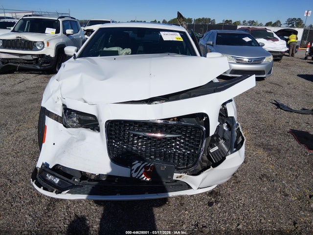 2022 Chrysler 300 S მანქანა იყიდება აუქციონზე, vin: 2C3CCABG9NH116017, აუქციონის ნომერი: 44628001