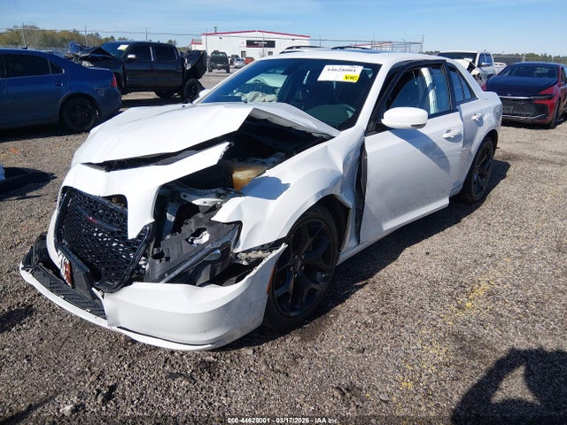 2022 Chrysler 300 S მანქანა იყიდება აუქციონზე, vin: 2C3CCABG9NH116017, აუქციონის ნომერი: 44628001