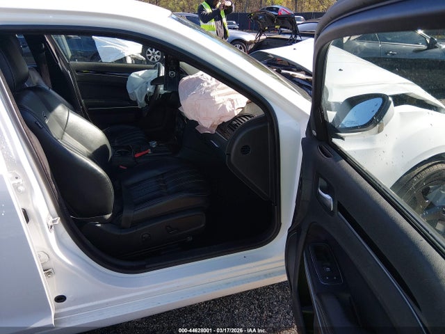2022 Chrysler 300 S მანქანა იყიდება აუქციონზე, vin: 2C3CCABG9NH116017, აუქციონის ნომერი: 44628001