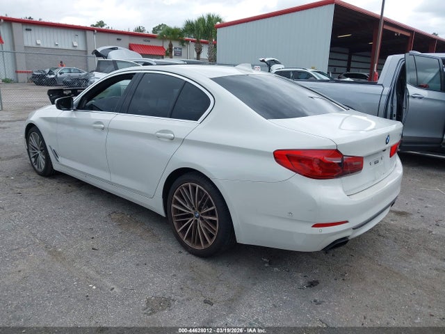 2019 BMW 540I WBAJE5C50KWE66473 Photo 2