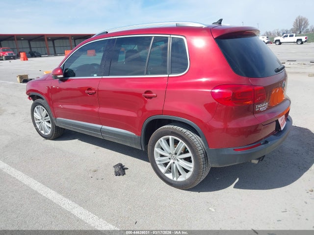 Продажа на аукционе авто 2016 Volkswagen Tiguan Se, vin: WVGAV7AX4GW061140, номер лота: 44628031