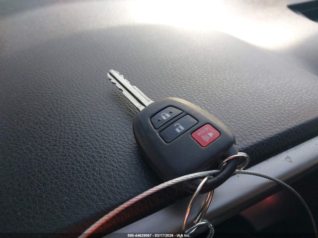 Продаж на аукціоні авто 2018 Toyota Rav4 Le, vin: JTMZFREVXJJ206825, номер лоту: 44628067