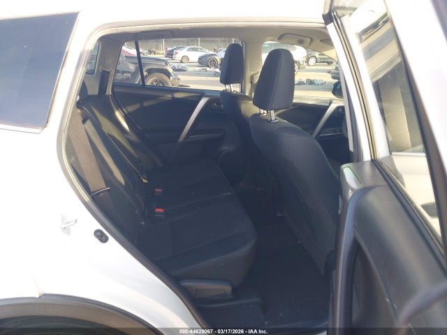 Продаж на аукціоні авто 2018 Toyota Rav4 Le, vin: JTMZFREVXJJ206825, номер лоту: 44628067