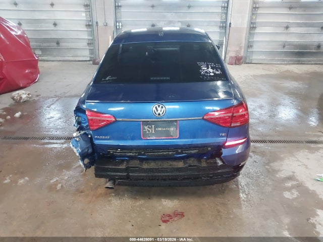 1VWAT7A33GC058154 Volkswagen Passat 1.8t R-line