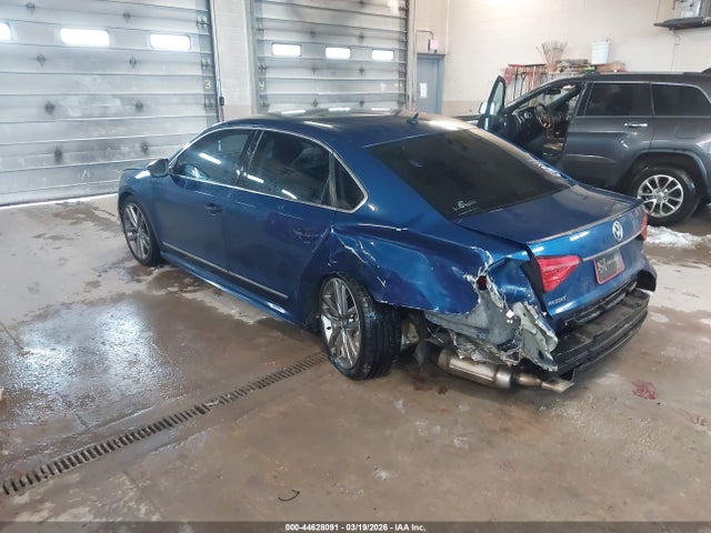 1VWAT7A33GC058154 Volkswagen Passat 1.8t R-line