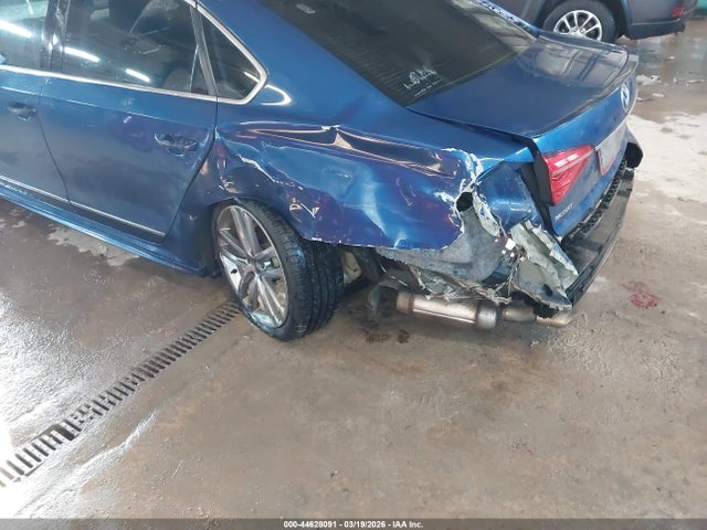 1VWAT7A33GC058154 Volkswagen Passat 1.8t R-line