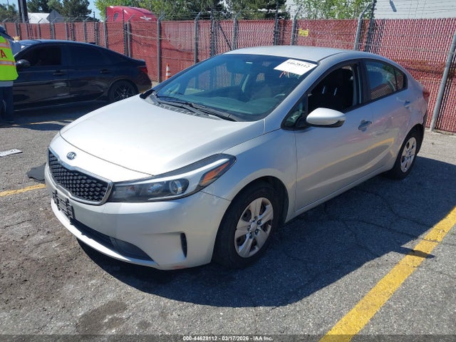 KIA FORTE LX 2017 3KPFK4A79HE115044 Image 2