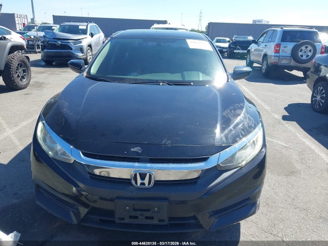 Honda Civic Lx 2018 2HGFC2F53JH548248 Image 12