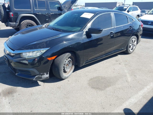 Honda Civic Lx 2018 2HGFC2F53JH548248 Image 2