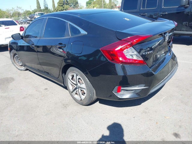 Honda Civic Lx 2018 2HGFC2F53JH548248 Image 3