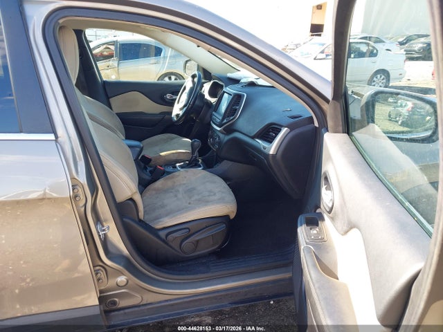 2016 Jeep Cherokee Latitude მანქანა იყიდება აუქციონზე, vin: 1C4PJLCS9GW282138, აუქციონის ნომერი: 44628153