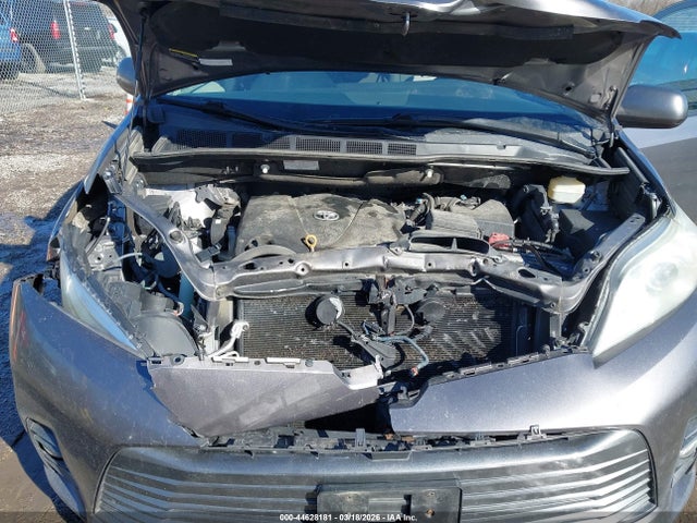 5TDDZ3DC1JS191522 Toyota Sienna Xle 7 Passenger