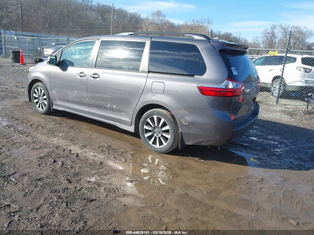 5TDDZ3DC1JS191522 Toyota Sienna Xle 7 Passenger